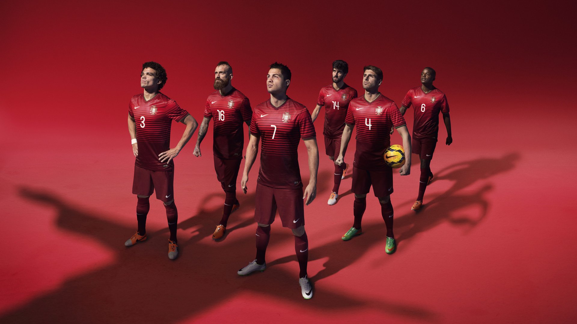 中国足球联赛球员职业成长路径明确分级,职业足球队员